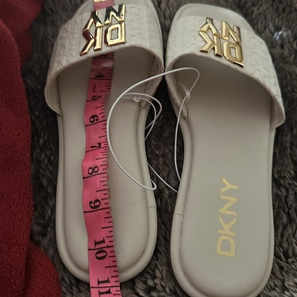 DKNY White Gold Logo Bling Slip On Flat Slides  Sandals Size 6.5 - Picture 5 of 12
